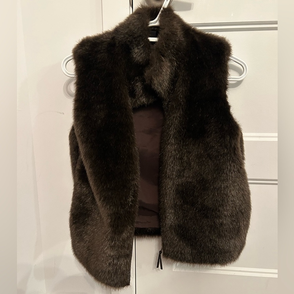 FAUX FUR VEST